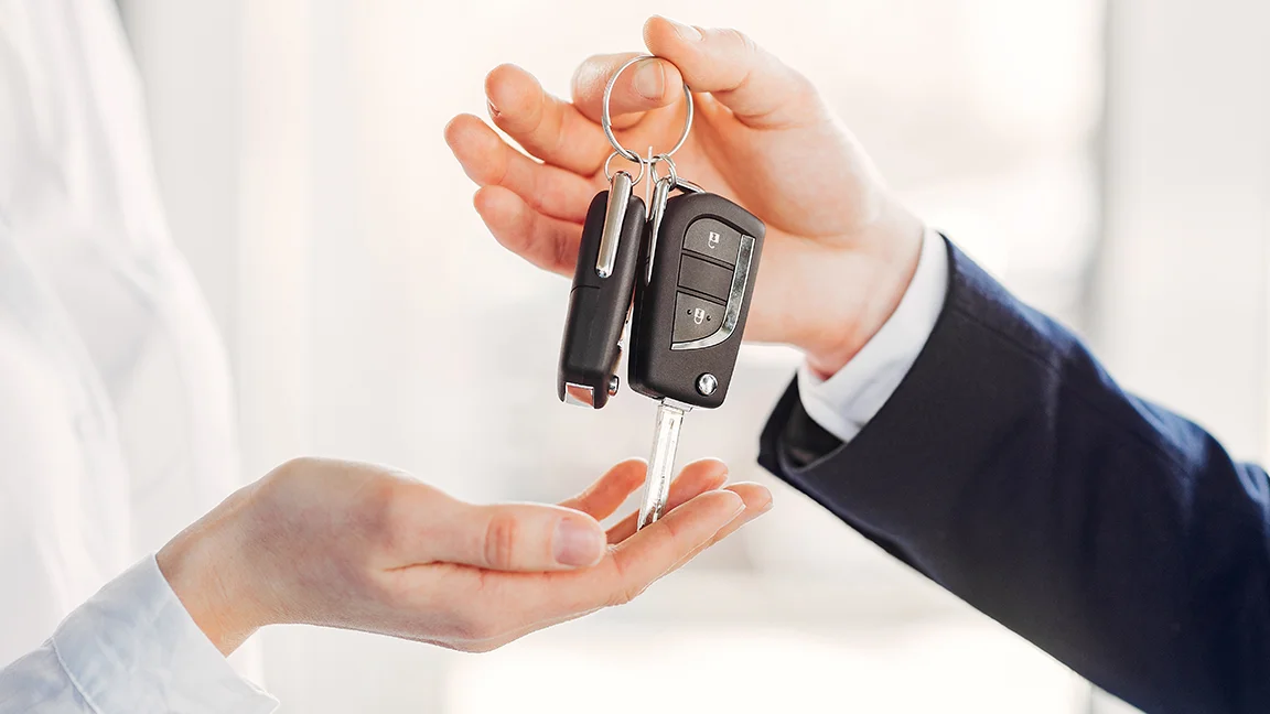 Cómo realizar el cambio de nombre de un coche
