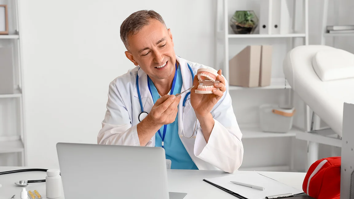 ¿Cómo debe facturar un dentista?